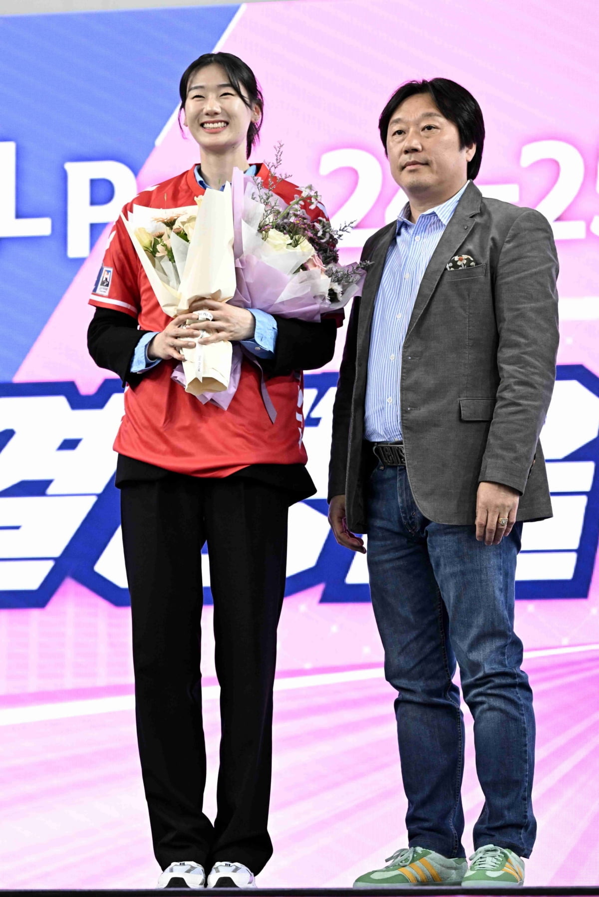 科莫主帅小法：1-5输球遭遇沉重打击 上半场比赛防守缺少压迫