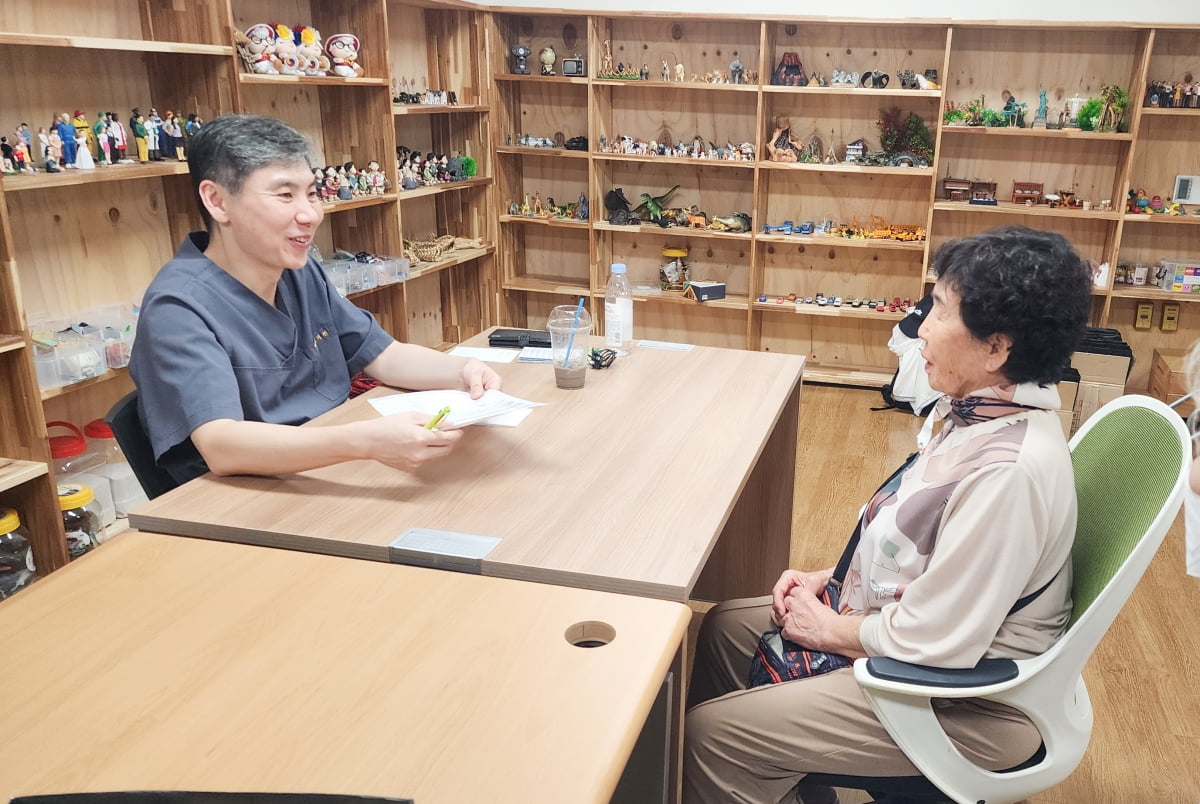 ⚽澳超半场：波蒂克1秒两度中框+离谱失空门 珀斯光荣暂0-0西部联
