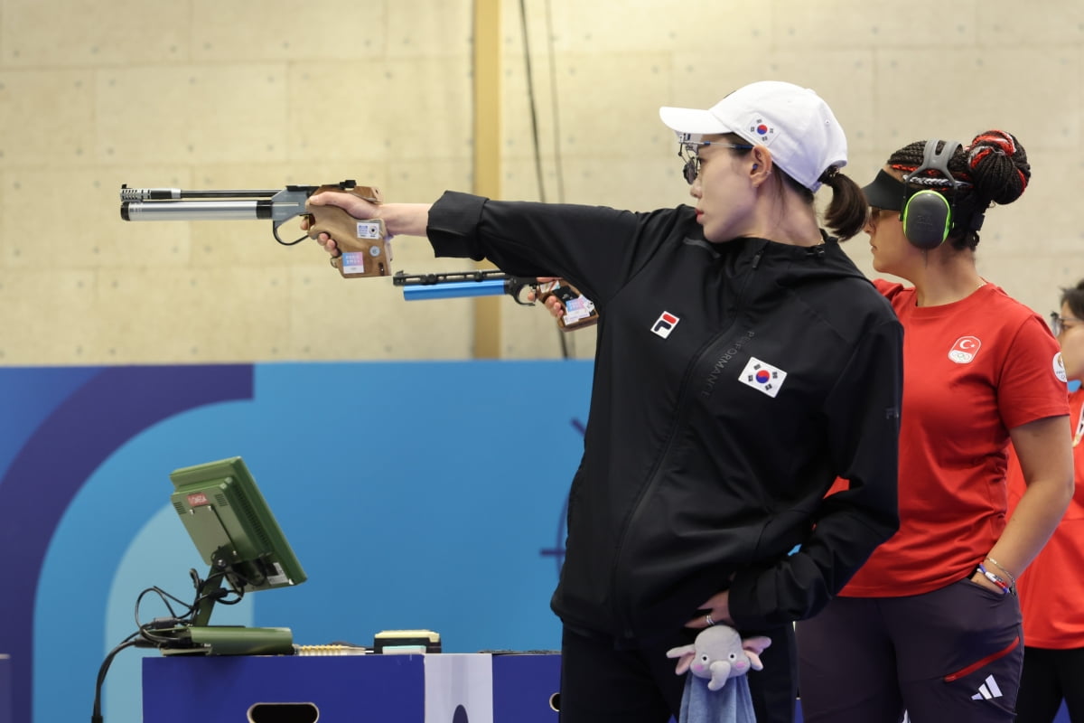 山东123-126惜败新疆，赛后迎来3喜1忧，陈培东与摩尔证明价值！