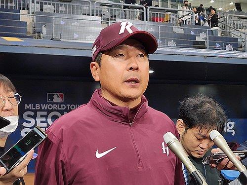 图拉姆戴帽后为何被换下？小因扎吉：脚受伤主动要求换下