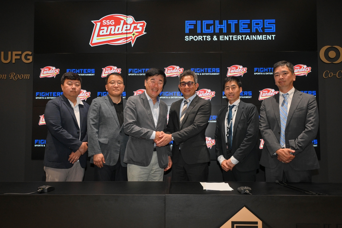 ⚽欧联杯战报：霍伊伦双响＋绝杀救主，奥纳纳失误送礼，曼联2-1逆转比尔森胜利