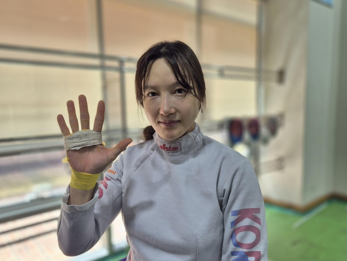 澳超半场：塔加特头顶脚踢频繁造险 伍顿打破僵局 惠灵顿凤凰1-0珀斯光荣