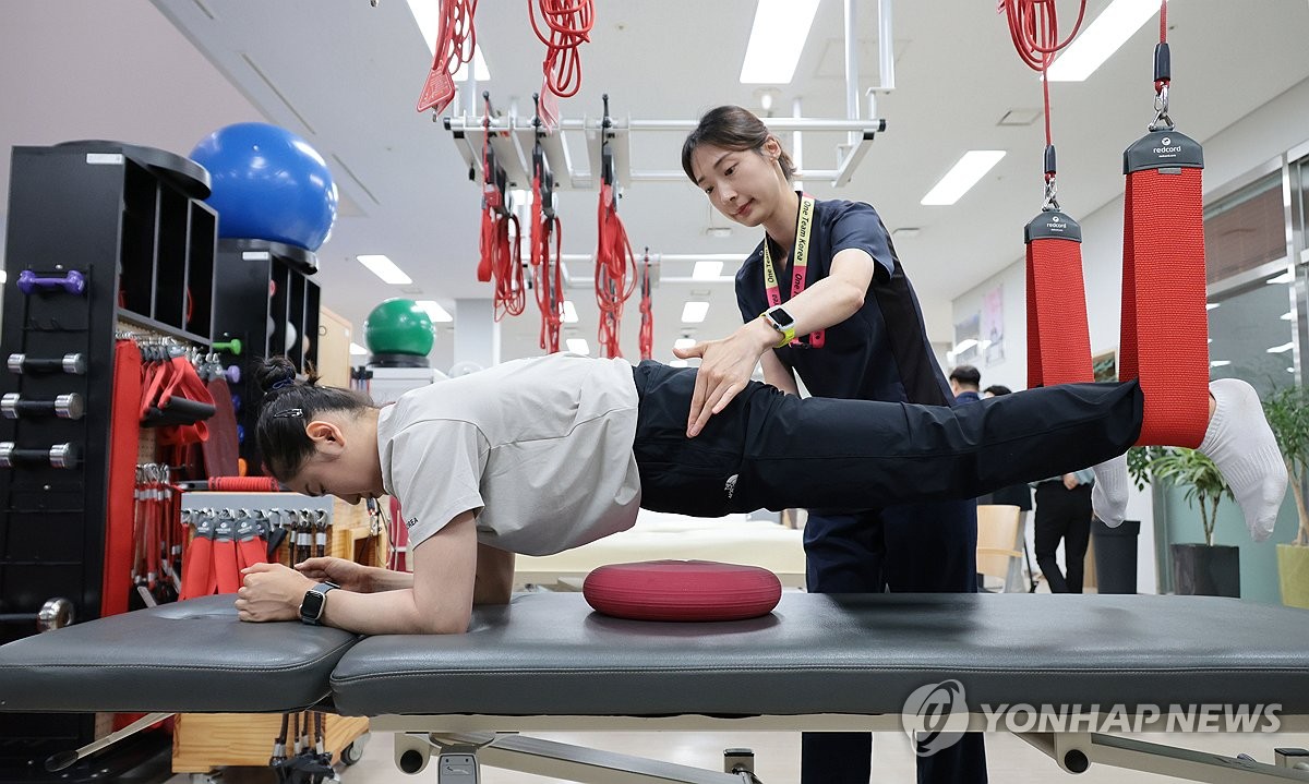 ⚽美职联半场：两队合计仅4次打门 皇家盐湖城暂0-0闷平明尼苏达联