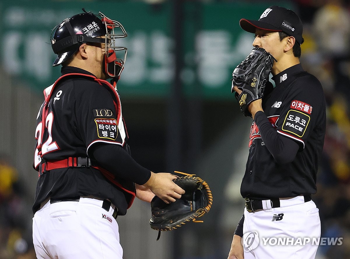 明日太阳战尼克斯伤病：杜兰特、比尔、麦克布莱德缺席，唐斯不在报告中