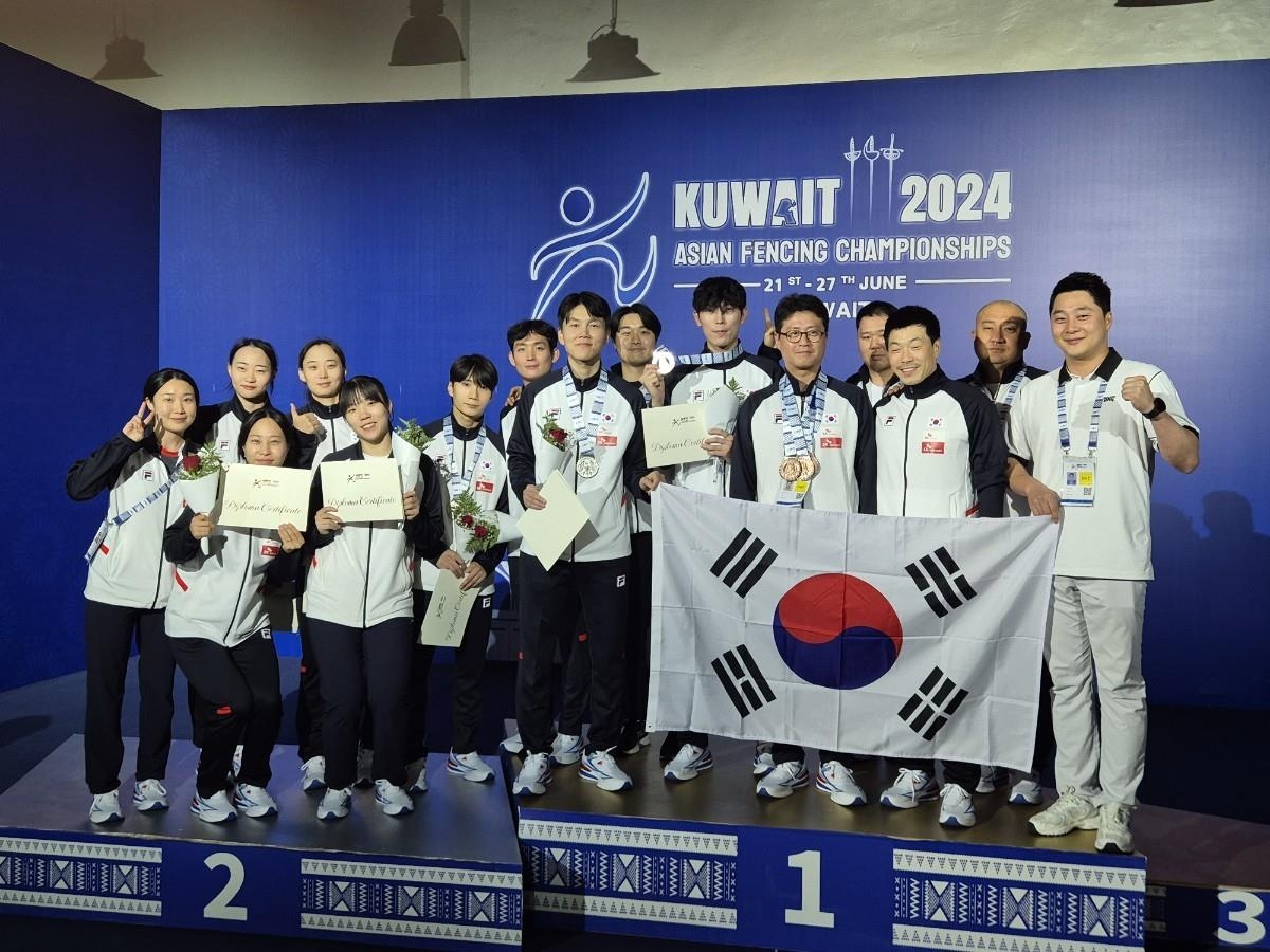 镜报：曼城仍有机会争冠，有多支球队曾逆转10分以上