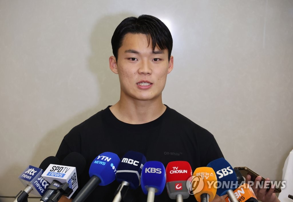 加拉塔萨雷会全力留下奥斯梅恩，球员最快明夏离队